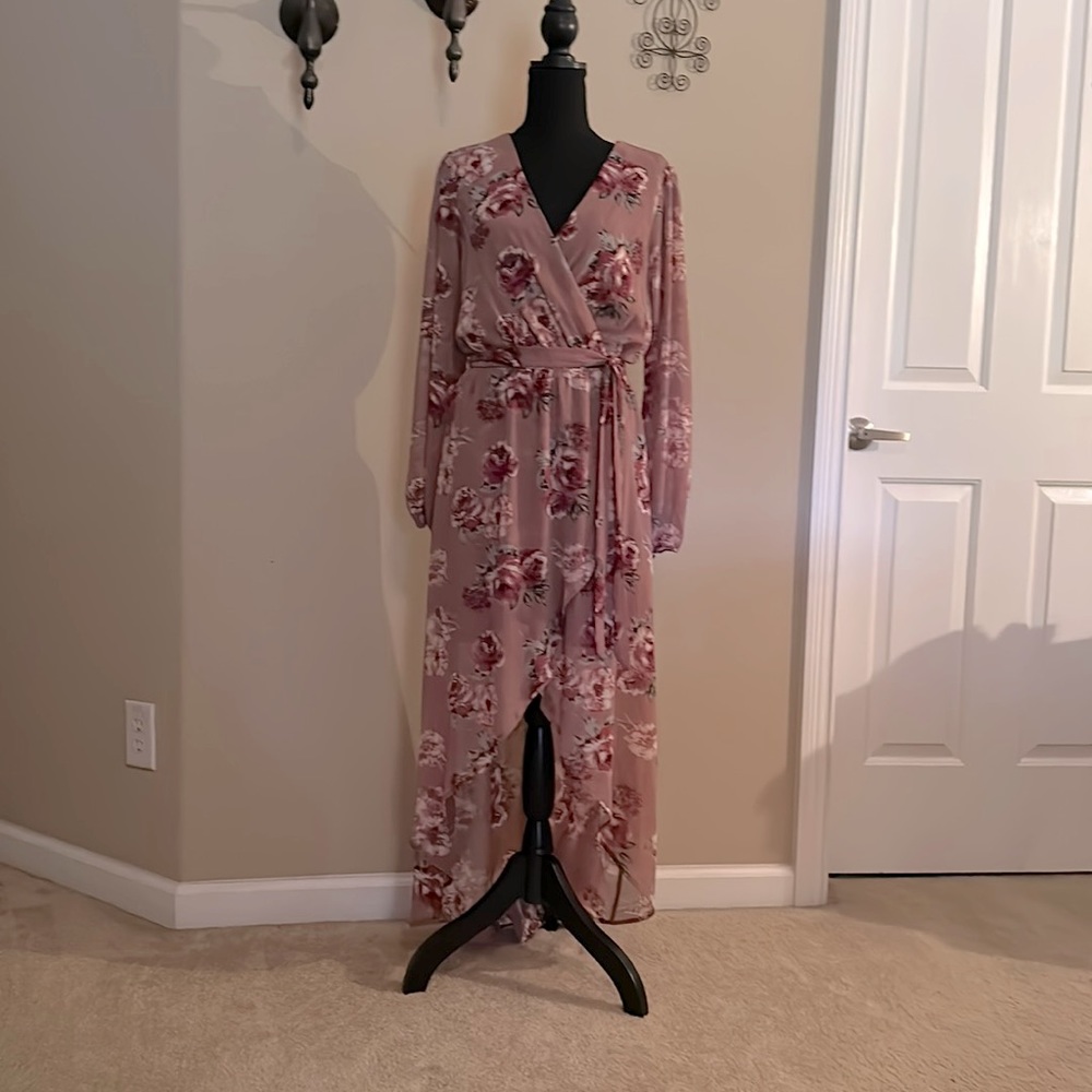 BRAND NEW with Tags Floral print dress, Dusty Rose, Burgundy. Size Large